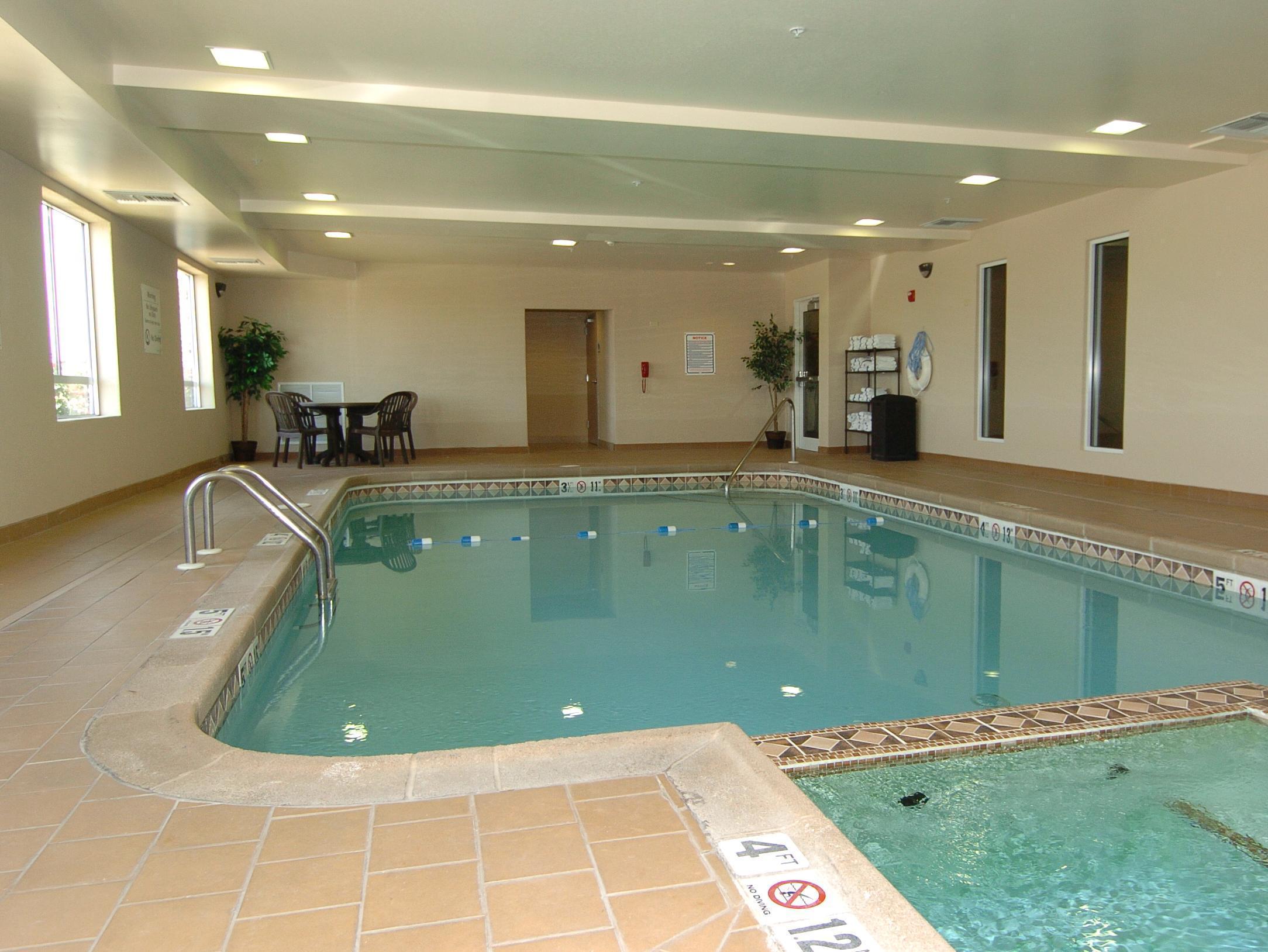 Holiday Inn Express Hutchison By Ihg Hutchinson Bagian luar foto