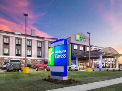 Holiday Inn Express Hutchison By Ihg Hutchinson Bagian luar foto