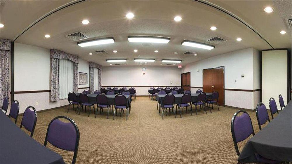 Holiday Inn Express Hutchison By Ihg Hutchinson Bagian luar foto